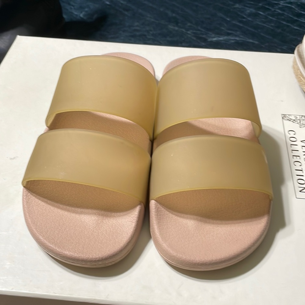 Vince slides!Gently worn once!